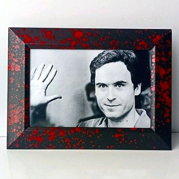 Serial Killer Ted Bundy Hello Wave Creepy Gothic Oddity Vintage Goth Bloody Art - Picture 2 of 4